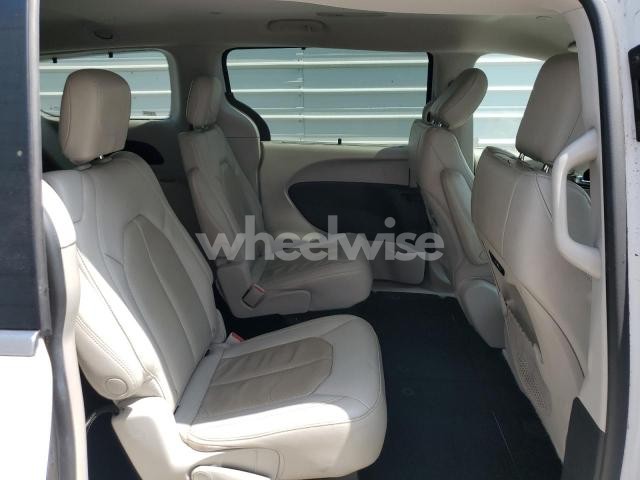 Photo 10 of 2021 CHRYSLER PACIFICA TOURING L (VIN 2C4RC1BG8MR604857)