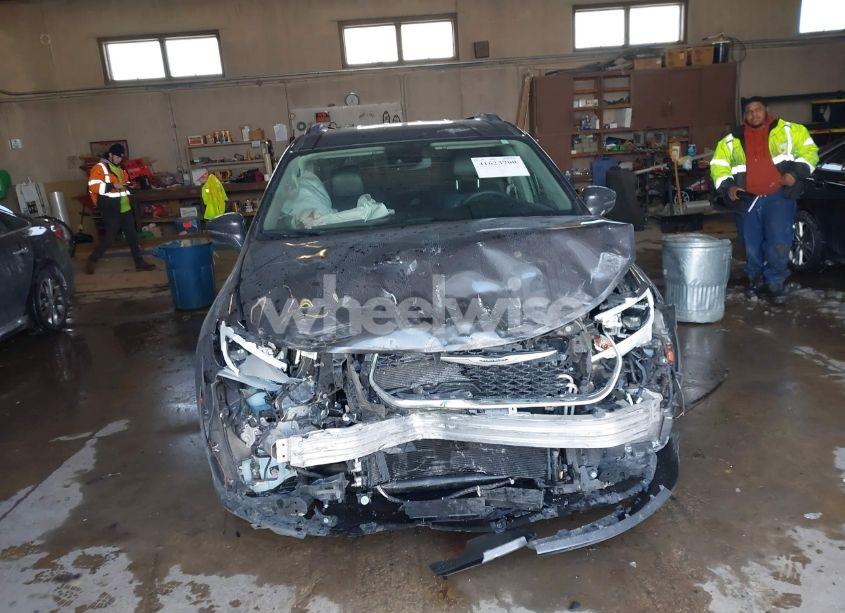 Photo 11 of 2022 Chrysler Pacifica TOURING L (VIN 2C4RC1BG8NR122309)