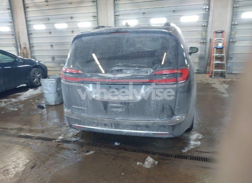 Photo 15 of 2022 Chrysler Pacifica TOURING L (VIN 2C4RC1BG8NR122309)