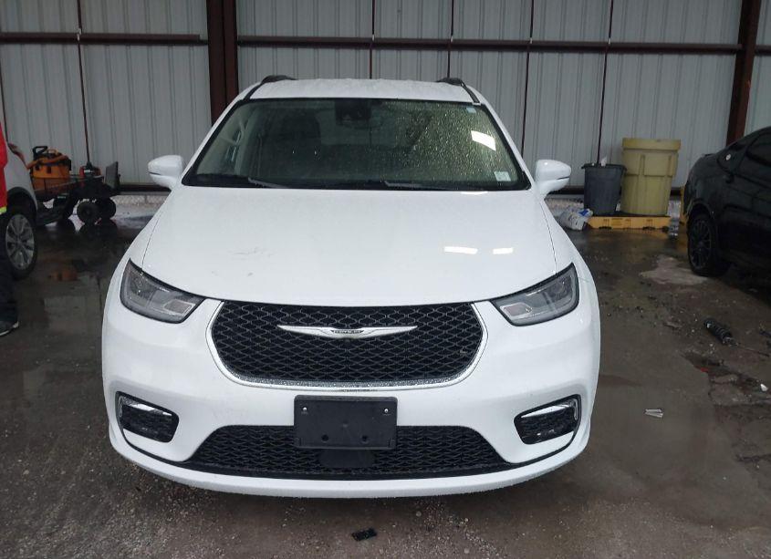 Photo 12 of 2022 Chrysler Pacifica TOURING L (VIN 2C4RC1BG8NR125615)