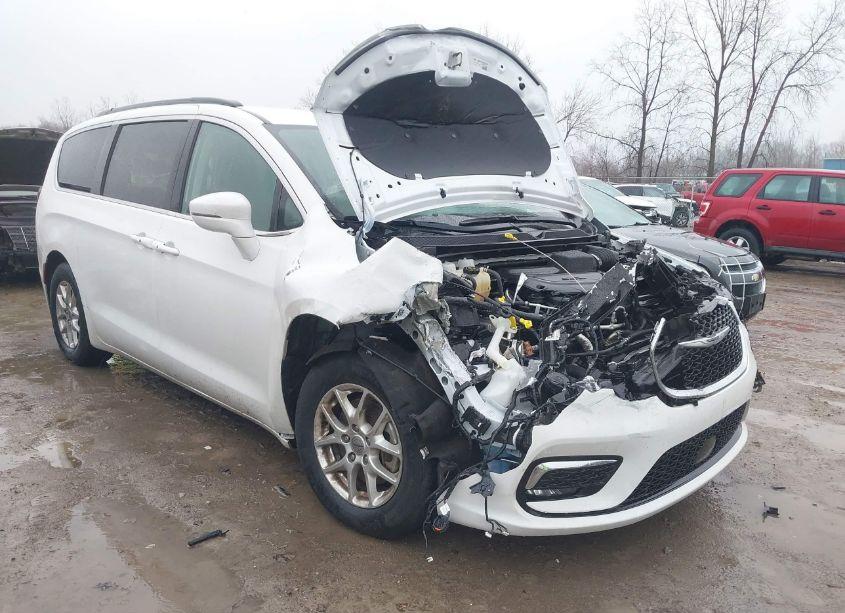 2022 Chrysler Pacifica TOURING L (VIN 2C4RC1BG8NR142835) main photo