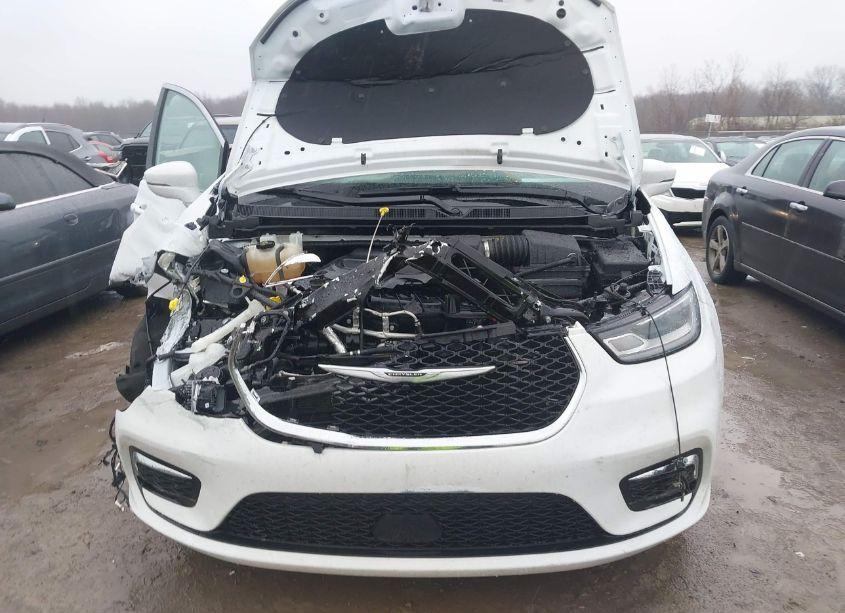 Photo 12 of 2022 Chrysler Pacifica TOURING L (VIN 2C4RC1BG8NR142835)