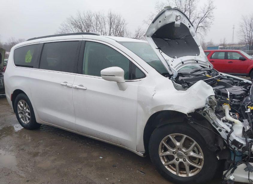 Photo 13 of 2022 Chrysler Pacifica TOURING L (VIN 2C4RC1BG8NR142835)