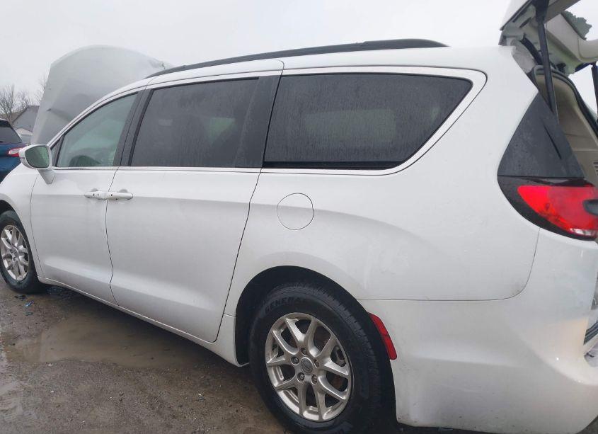 Photo 14 of 2022 Chrysler Pacifica TOURING L (VIN 2C4RC1BG8NR142835)