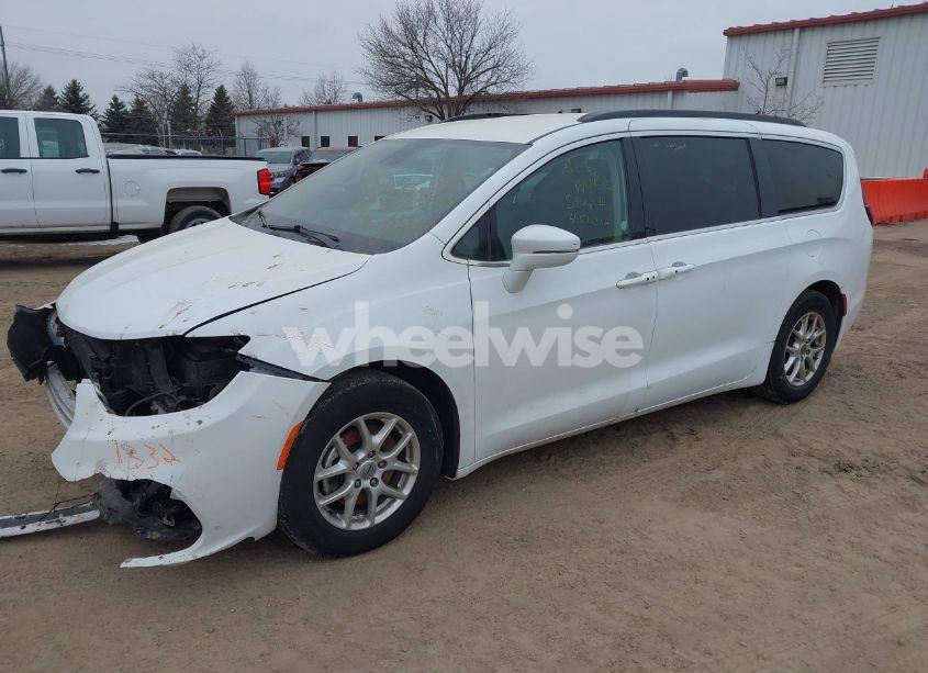 Photo 2 of 2022 Chrysler Pacifica TOURING L (VIN 2C4RC1BG8NR151793)