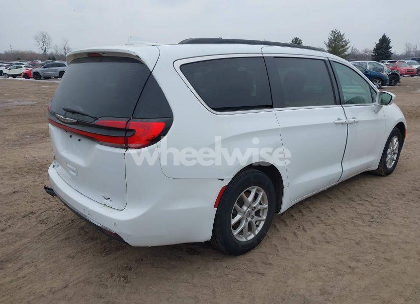 Photo 4 of 2022 Chrysler Pacifica TOURING L (VIN 2C4RC1BG8NR151793)