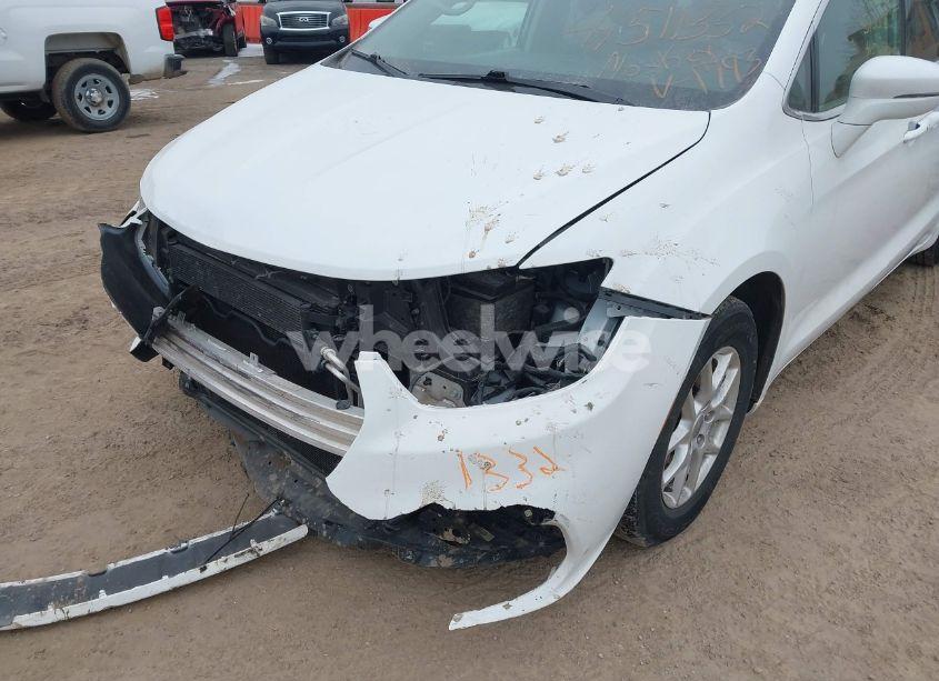 Photo 6 of 2022 Chrysler Pacifica TOURING L (VIN 2C4RC1BG8NR151793)