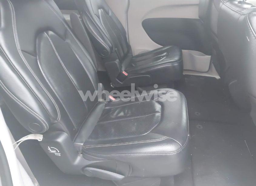 Photo 8 of 2022 Chrysler Pacifica TOURING L (VIN 2C4RC1BG8NR151793)