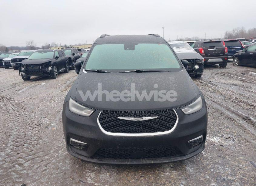 Photo 11 of 2022 Chrysler Pacifica TOURING L (VIN 2C4RC1BG8NR155908)