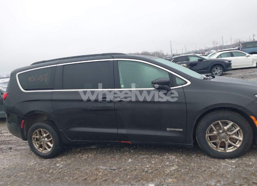 Photo 12 of 2022 Chrysler Pacifica TOURING L (VIN 2C4RC1BG8NR155908)