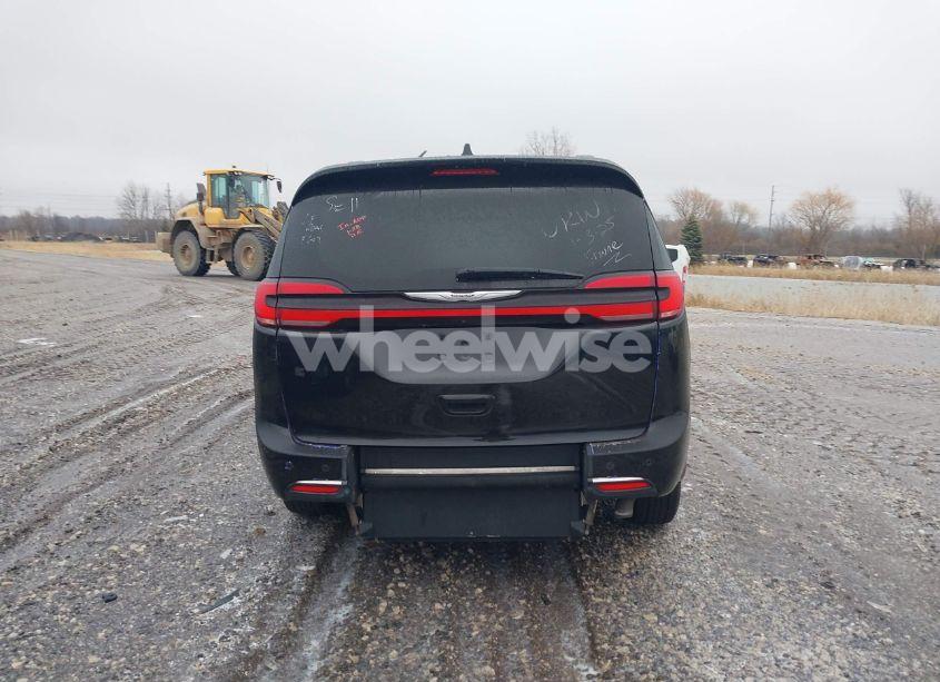 Photo 15 of 2022 Chrysler Pacifica TOURING L (VIN 2C4RC1BG8NR155908)