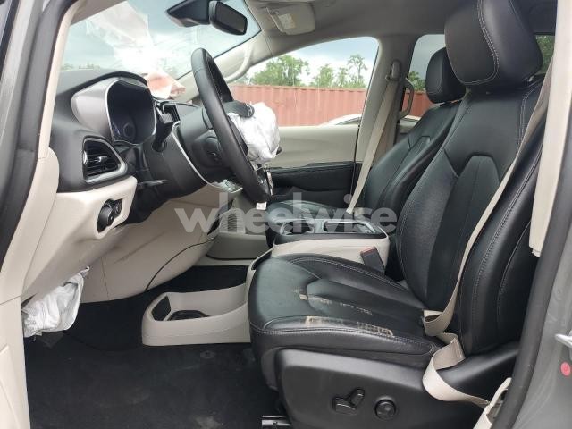 Photo 9 of 2022 CHRYSLER PACIFICA TOURING L (VIN 2C4RC1BG8NR179285)