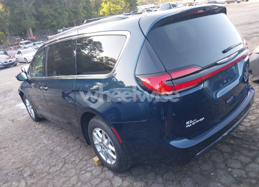 Photo 3 of 2022 Chrysler Pacifica TOURING L (VIN 2C4RC1BG8NR186480)
