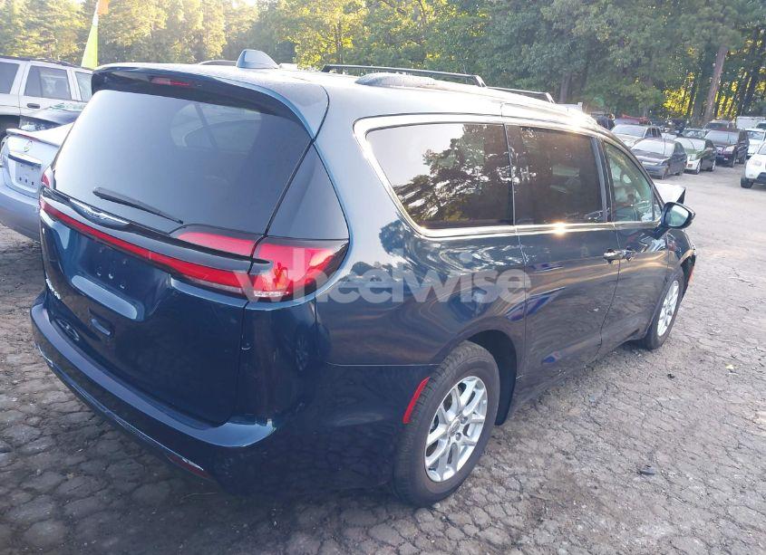 Photo 4 of 2022 Chrysler Pacifica TOURING L (VIN 2C4RC1BG8NR186480)