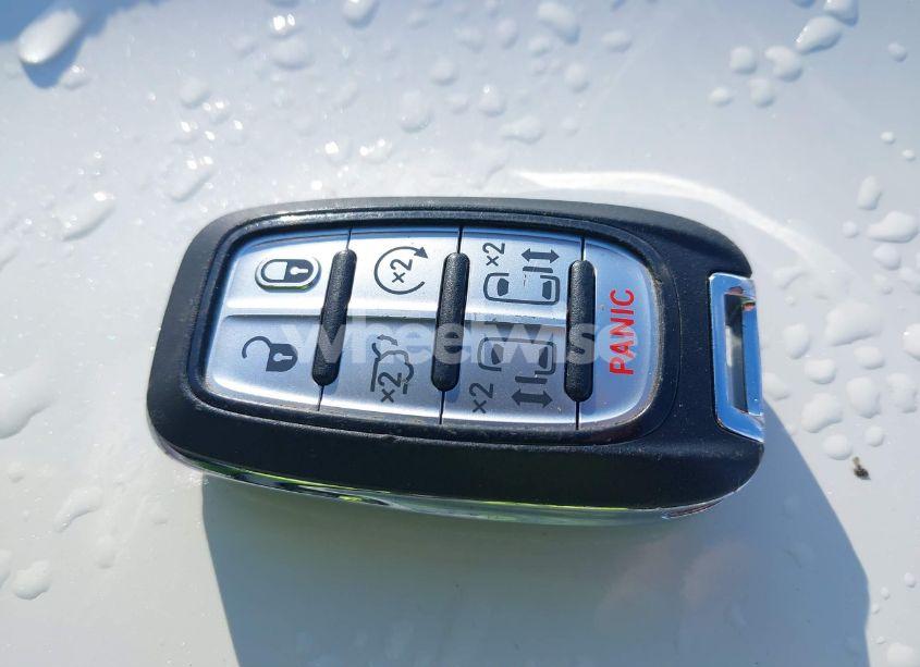 Photo 11 of 2022 Chrysler Pacifica TOURING L (VIN 2C4RC1BG8NR211295)