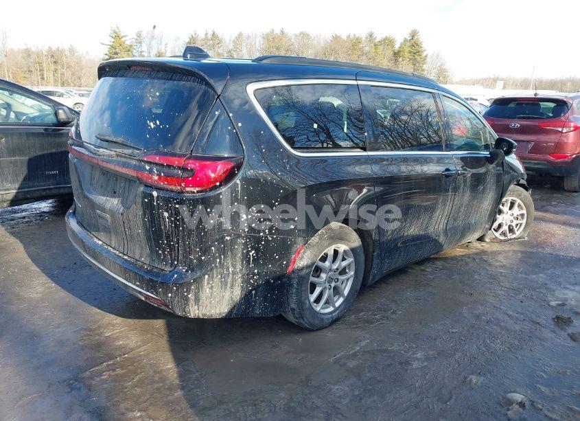 Photo 4 of 2022 Chrysler Pacifica TOURING L (VIN 2C4RC1BG8NR211295)