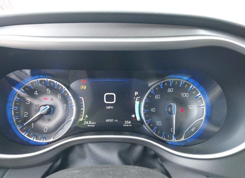 Photo 7 of 2023 Chrysler Pacifica TOURING L (VIN 2C4RC1BG8PR514614)