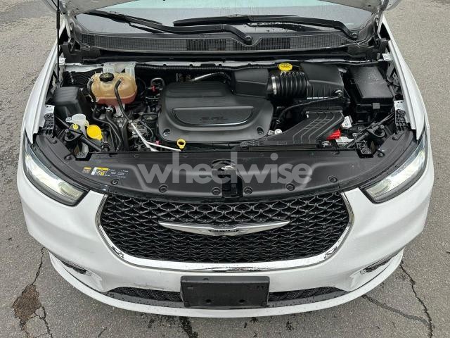 2023 CHRYSLER PACIFICA TOURING L (VIN 2C4RC1BG8PR529226) main photo