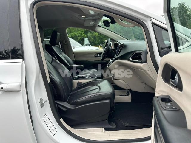 Photo 10 of 2023 CHRYSLER PACIFICA TOURING L (VIN 2C4RC1BG8PR529226)