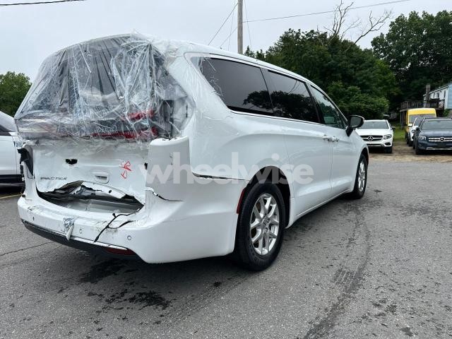 Photo 2 of 2023 CHRYSLER PACIFICA TOURING L (VIN 2C4RC1BG8PR529226)