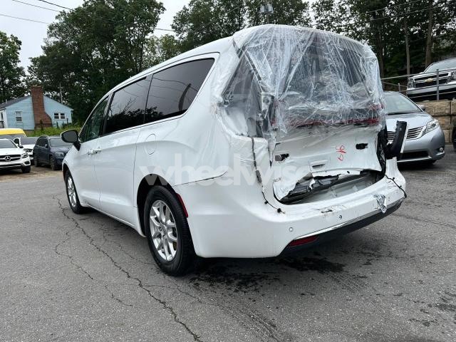 Photo 5 of 2023 CHRYSLER PACIFICA TOURING L (VIN 2C4RC1BG8PR529226)