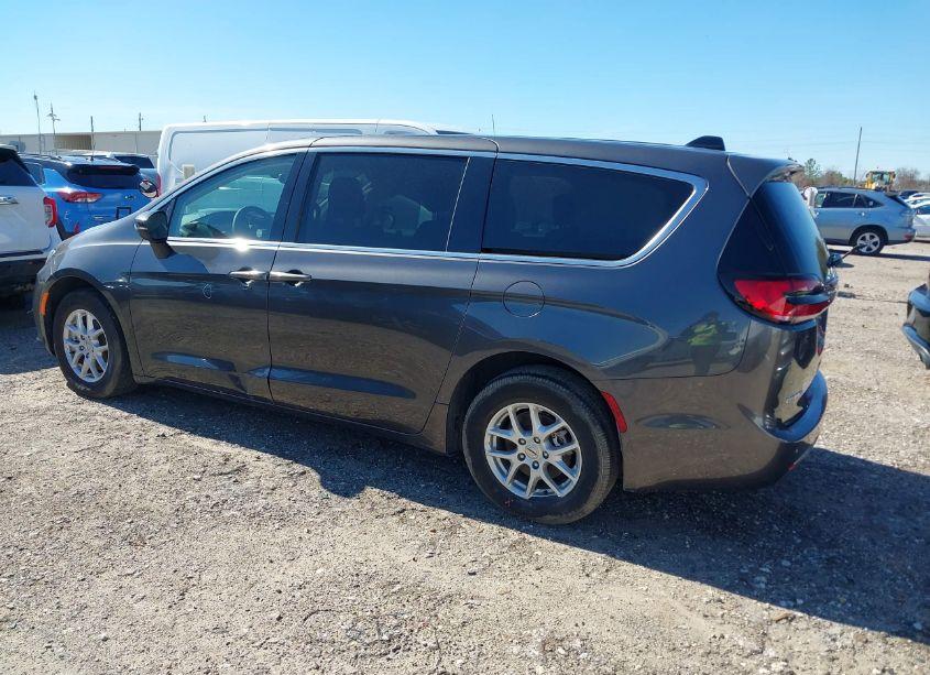Photo 14 of 2023 Chrysler Pacifica TOURING L (VIN 2C4RC1BG8PR529369)
