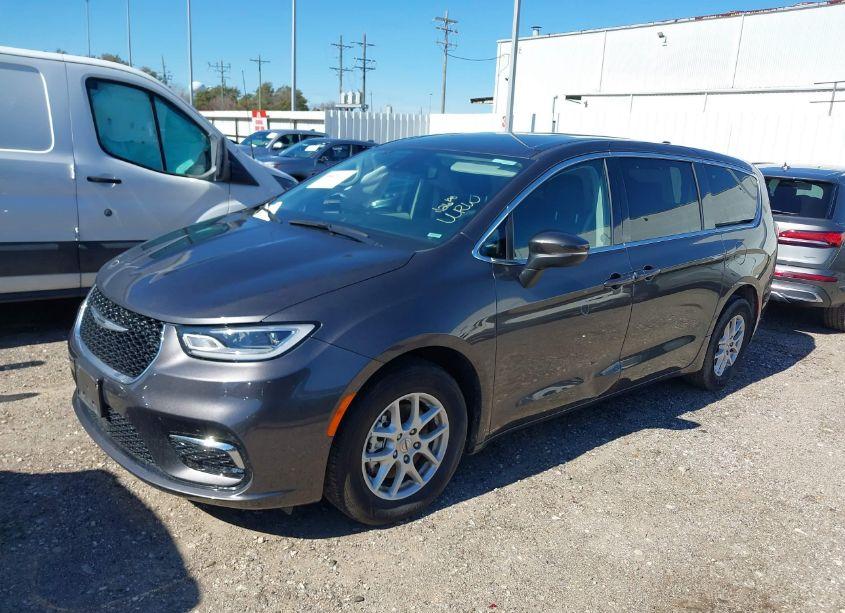 Photo 2 of 2023 Chrysler Pacifica TOURING L (VIN 2C4RC1BG8PR529369)