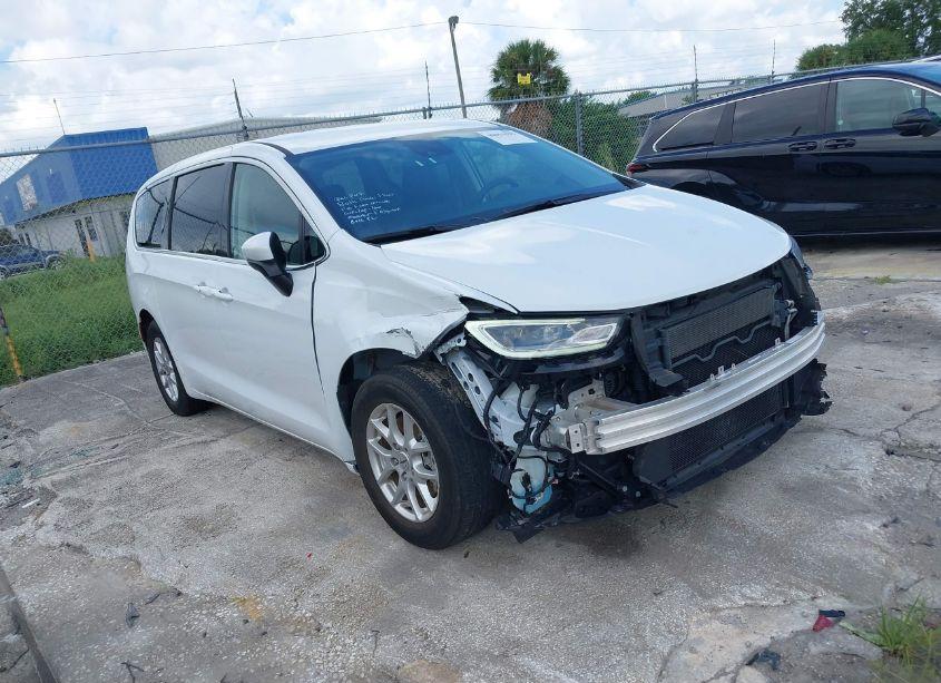 2023 Chrysler Pacifica TOURING L (VIN 2C4RC1BG8PR530439) main photo