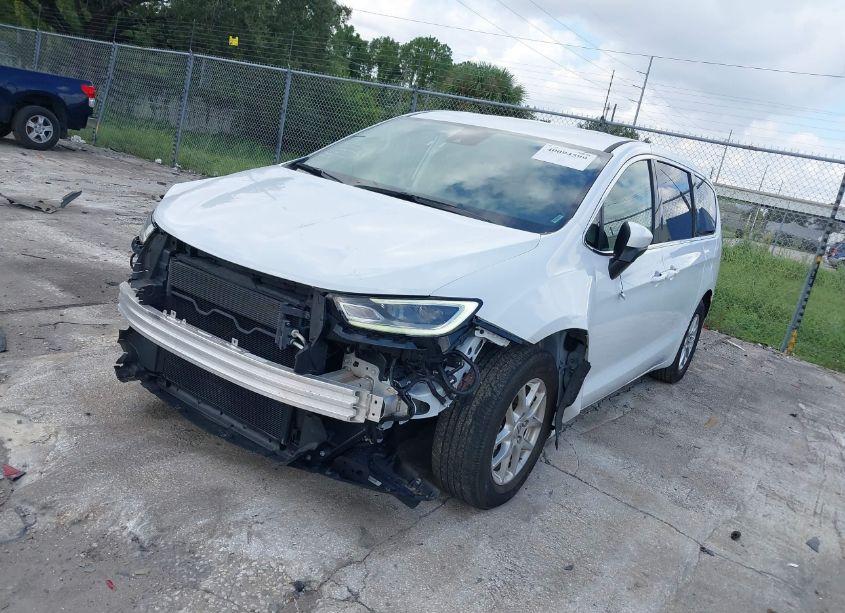 Photo 2 of 2023 Chrysler Pacifica TOURING L (VIN 2C4RC1BG8PR530439)