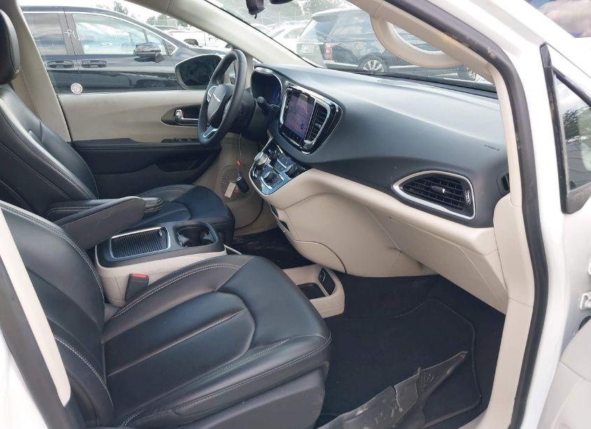 Photo 5 of 2023 Chrysler Pacifica TOURING L (VIN 2C4RC1BG8PR530439)