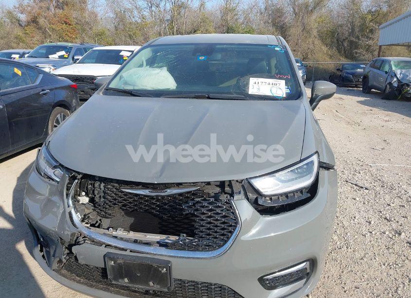 Photo 11 of 2023 Chrysler Pacifica TOURING L (VIN 2C4RC1BG8PR559908)