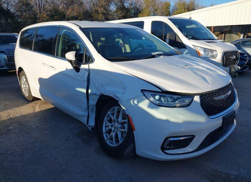 2023 Chrysler Pacifica TOURING L (VIN 2C4RC1BG8PR586302) main photo