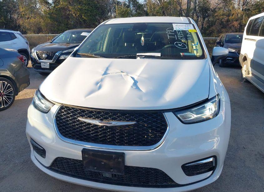 Photo 12 of 2023 Chrysler Pacifica TOURING L (VIN 2C4RC1BG8PR586302)