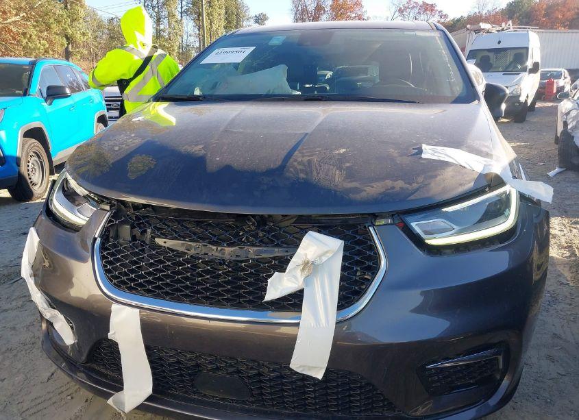 Photo 6 of 2023 Chrysler Pacifica TOURING L (VIN 2C4RC1BG8PR590267)