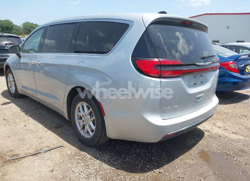 Photo 3 of 2023 Chrysler Pacifica TOURING L (VIN 2C4RC1BG8PR623994)