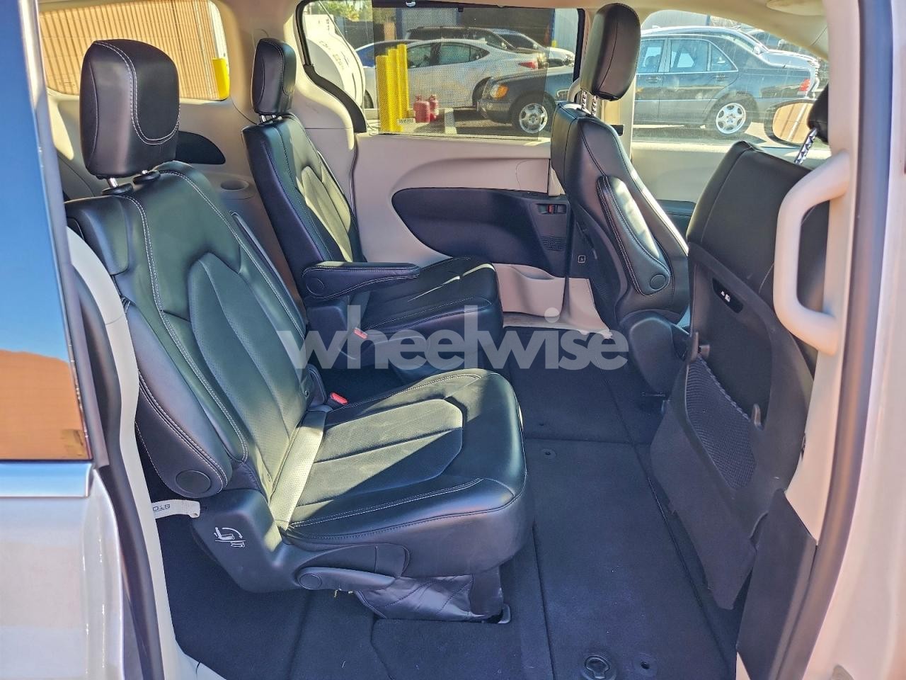 Photo 11 of 2024 CHRYSLER PACIFICA TOURING L (VIN 2C4RC1BG8RR122767)