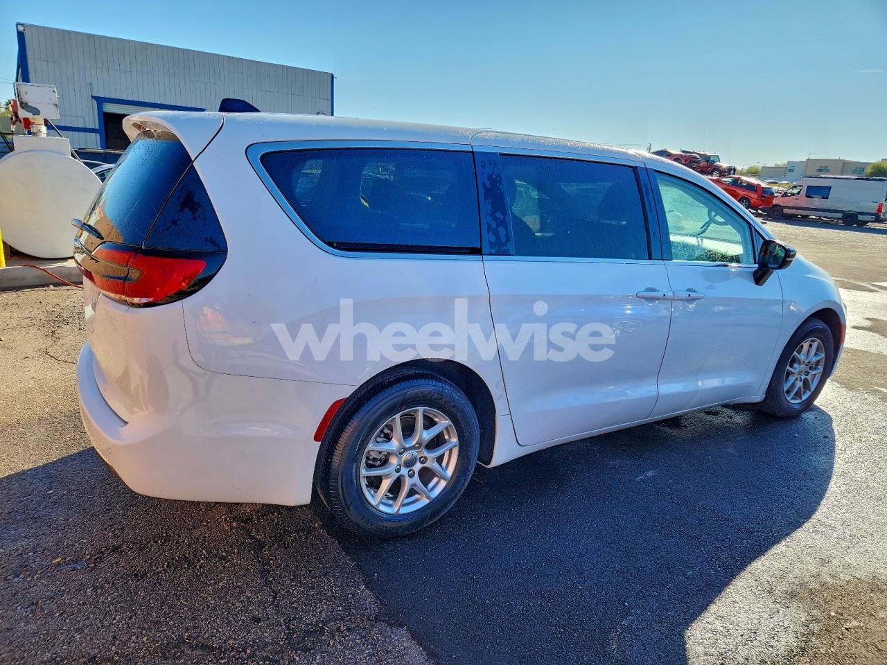 Photo 3 of 2024 CHRYSLER PACIFICA TOURING L (VIN 2C4RC1BG8RR122767)