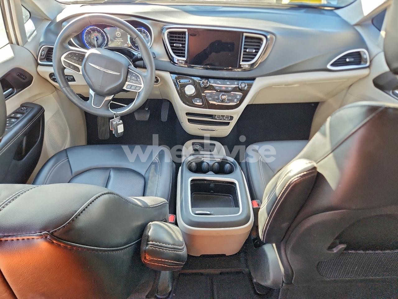 Photo 8 of 2024 CHRYSLER PACIFICA TOURING L (VIN 2C4RC1BG8RR122767)