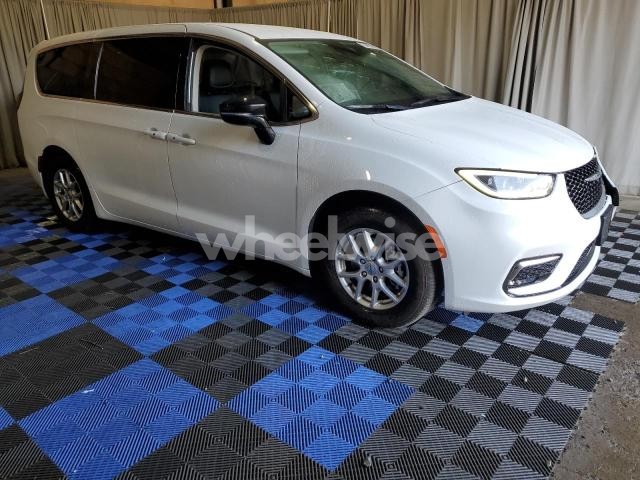 Photo 13 of 2024 CHRYSLER PACIFICA TOURING L (VIN 2C4RC1BG8RR144395)