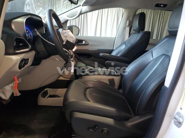 Photo 3 of 2024 CHRYSLER PACIFICA TOURING L (VIN 2C4RC1BG8RR144395)