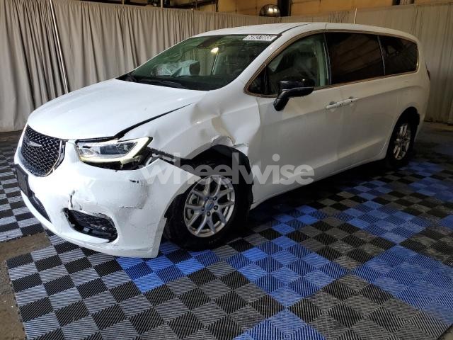 Photo 5 of 2024 CHRYSLER PACIFICA TOURING L (VIN 2C4RC1BG8RR144395)