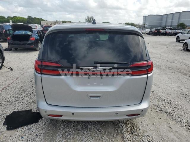 Photo 2 of 2024 CHRYSLER PACIFICA TOURING L (VIN 2C4RC1BG8RR155154)
