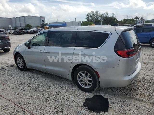 Photo 4 of 2024 CHRYSLER PACIFICA TOURING L (VIN 2C4RC1BG8RR155154)