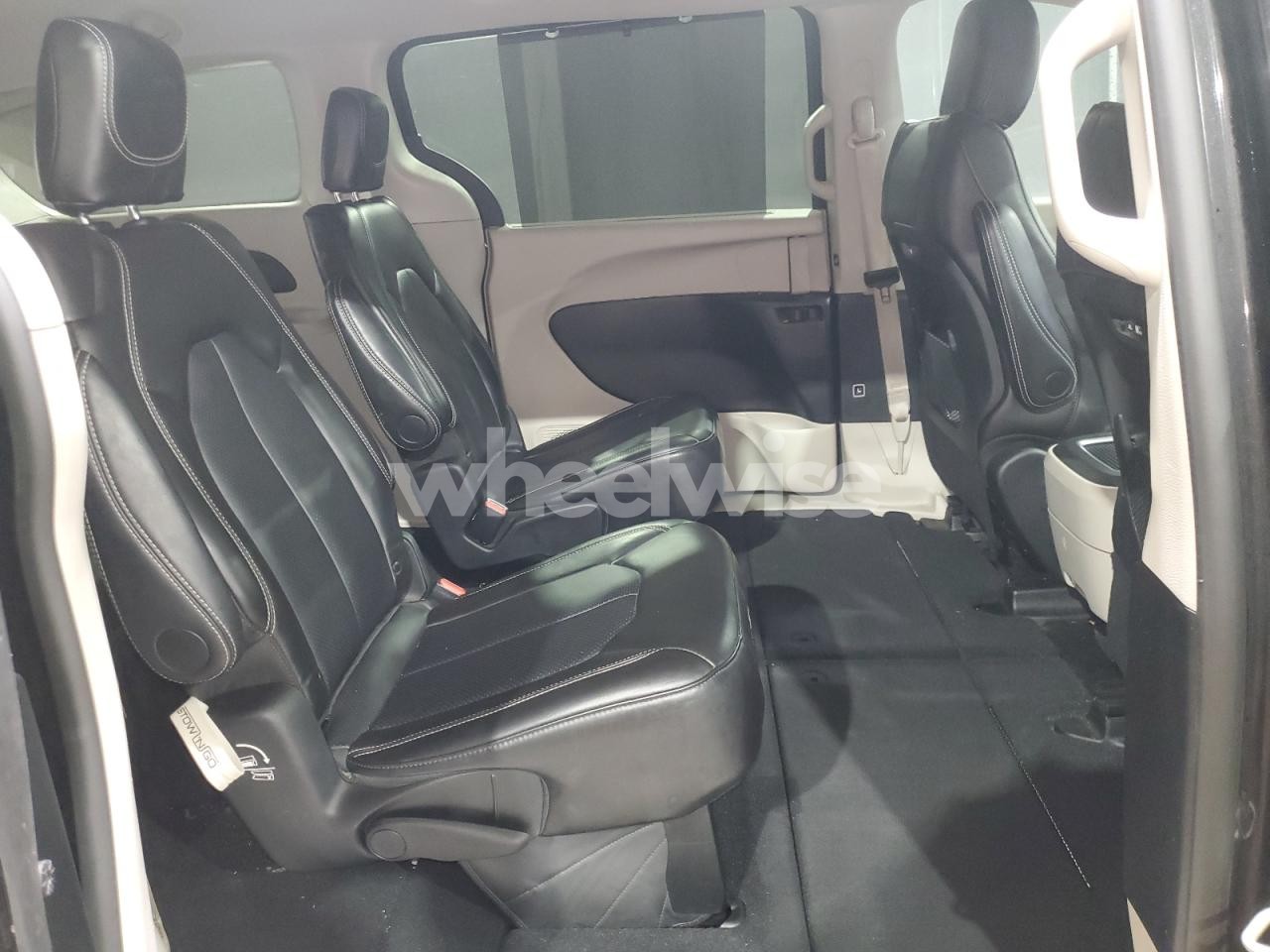 Photo 11 of 2024 CHRYSLER PACIFICA TOURING L (VIN 2C4RC1BG8RR162945)