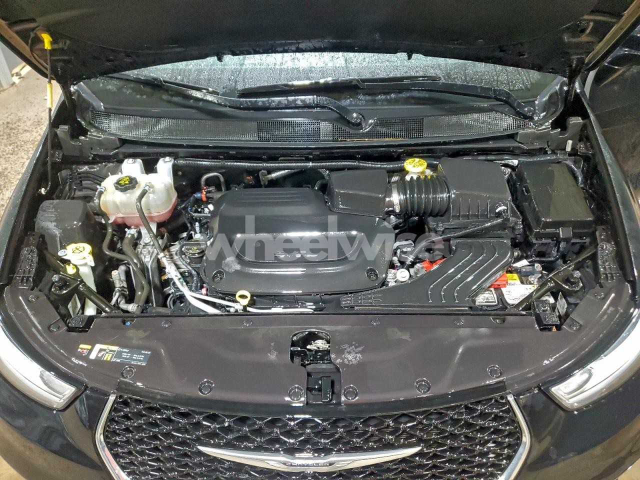 Photo 12 of 2024 CHRYSLER PACIFICA TOURING L (VIN 2C4RC1BG8RR162945)