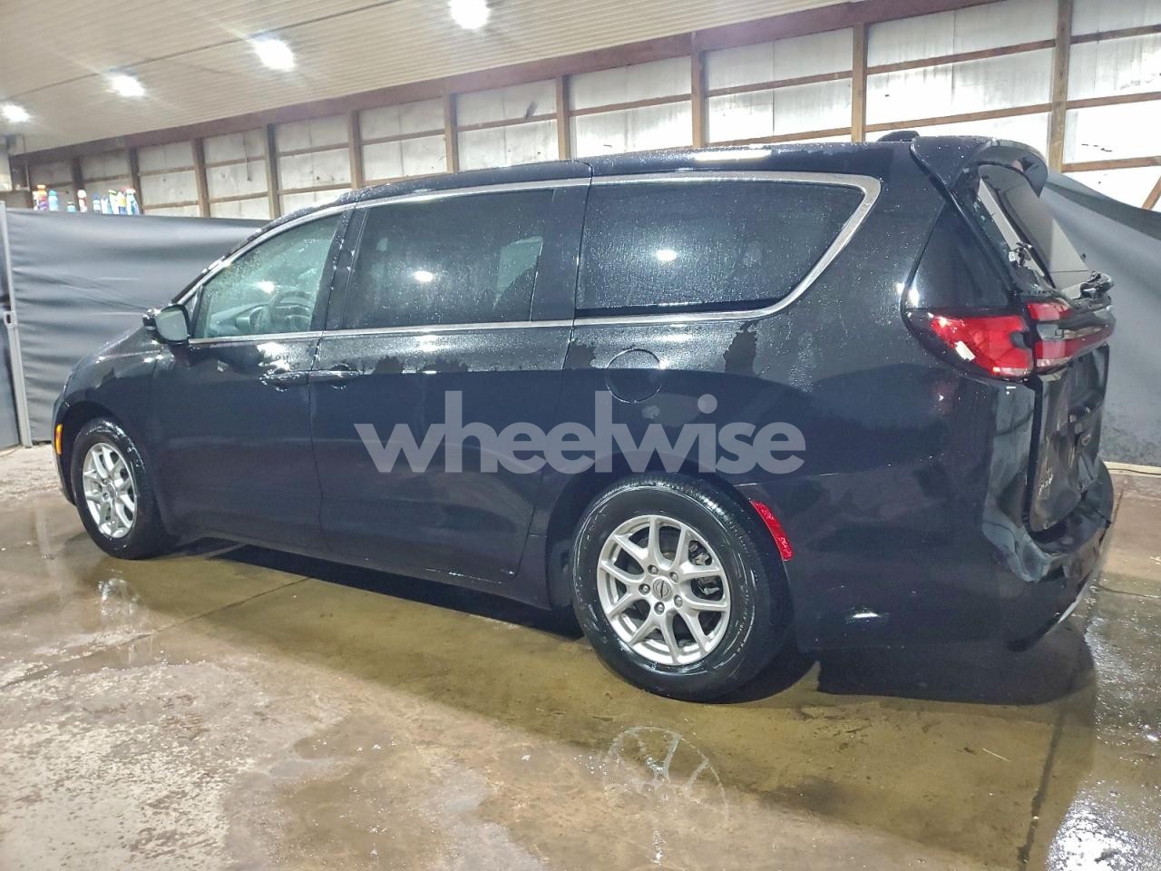 Photo 2 of 2024 CHRYSLER PACIFICA TOURING L (VIN 2C4RC1BG8RR162945)