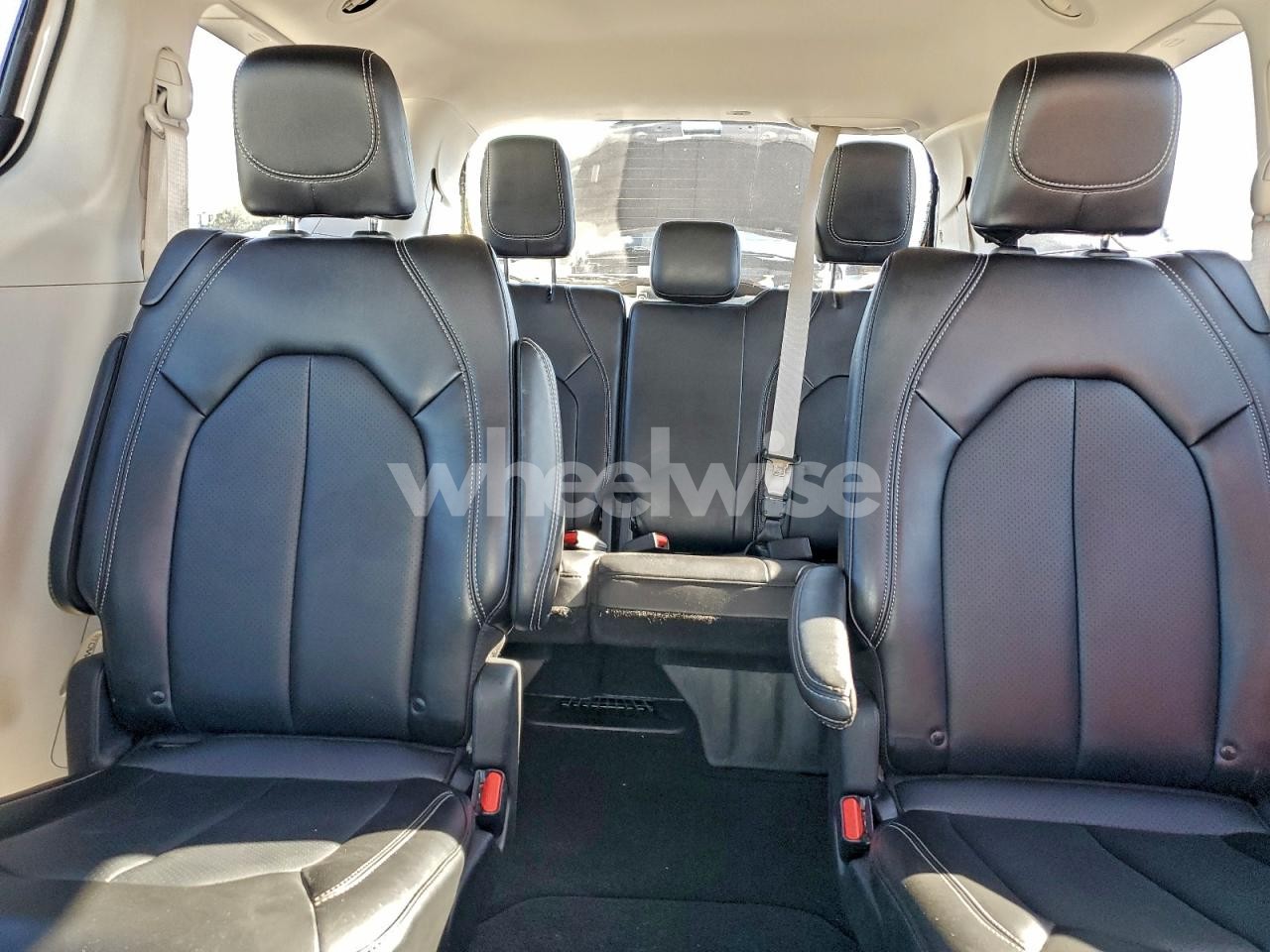 Photo 10 of 2024 CHRYSLER PACIFICA TOURING L (VIN 2C4RC1BG8RR187540)