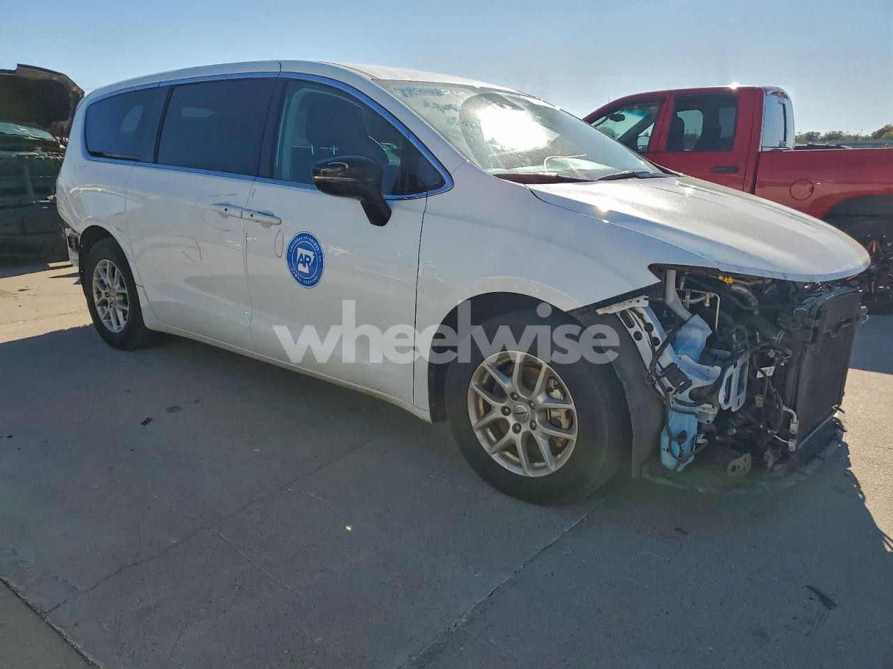 Photo 4 of 2024 CHRYSLER PACIFICA TOURING L (VIN 2C4RC1BG8RR187540)