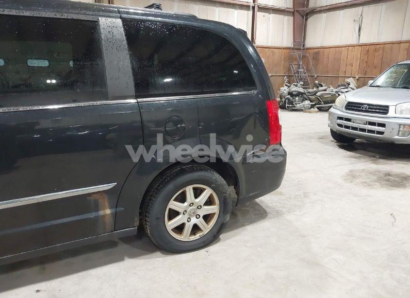 Photo 6 of 2012 Chrysler Town & COUNTRY TOURING (VIN 2C4RC1BG9CR255433)