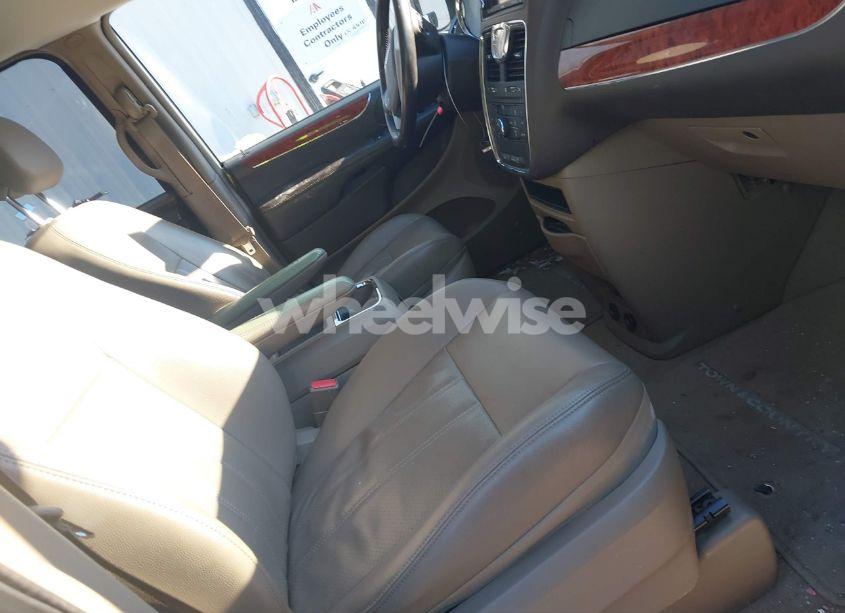 Photo 5 of 2012 Chrysler Town & COUNTRY TOURING (VIN 2C4RC1BG9CR383462)